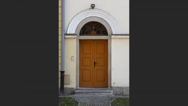 Decorative wood doors